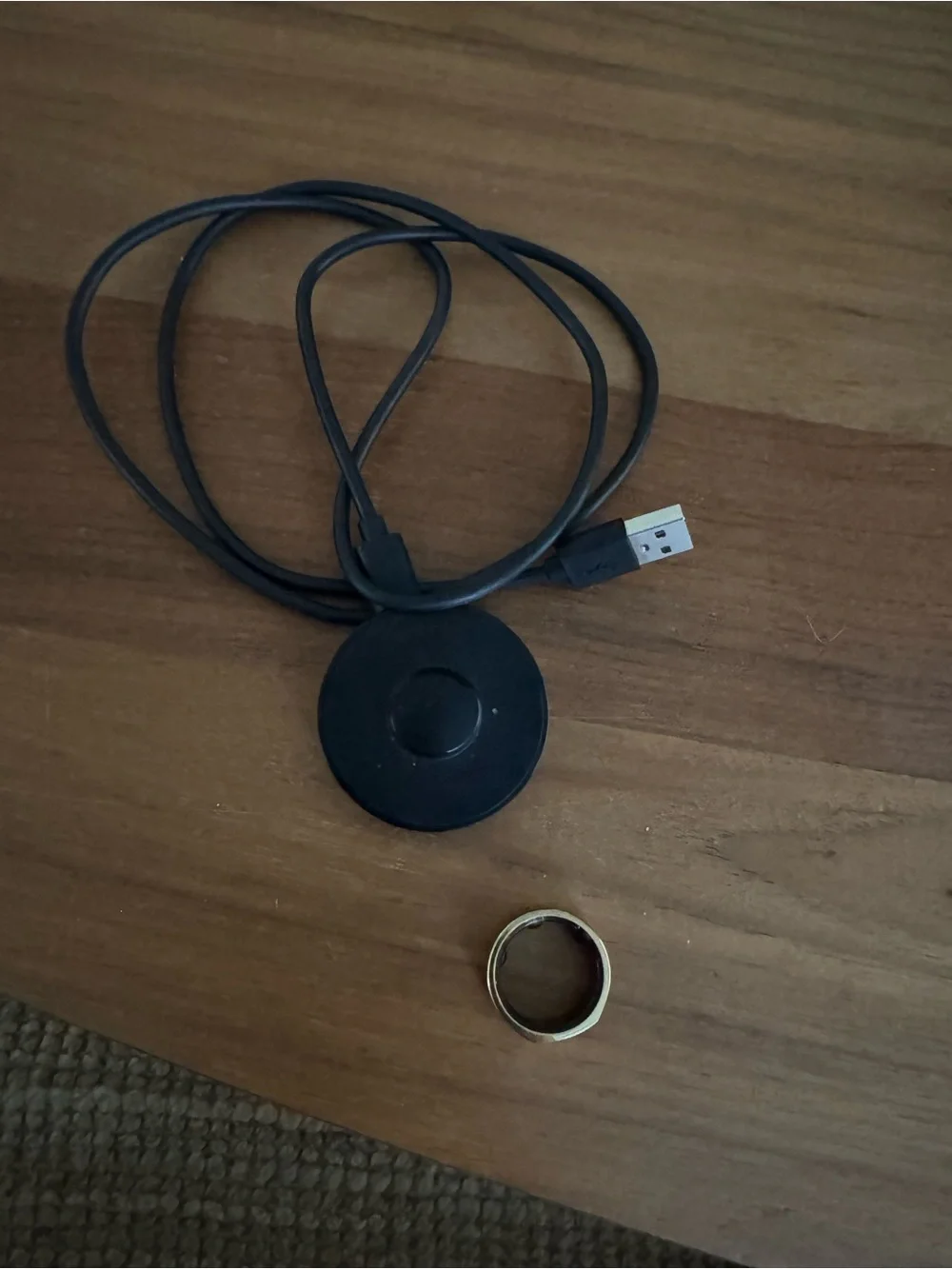 Oura Ring Heritage Gold Generation 3 size 9 with charger